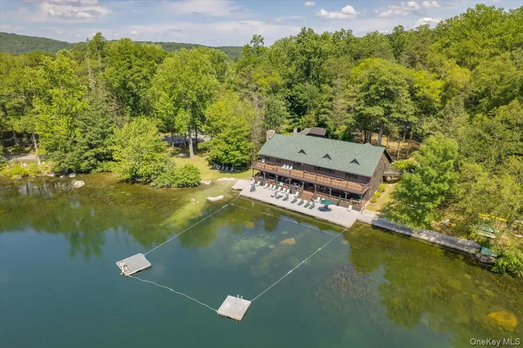 1064 Barrett Circle W Carmel NY 10512