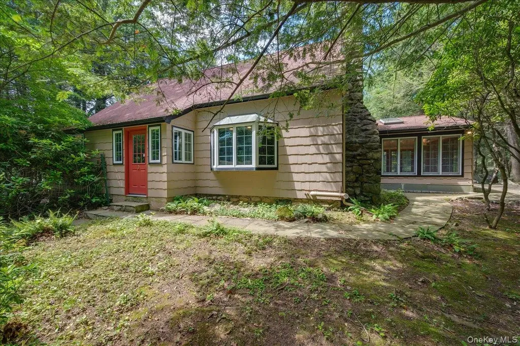 1064 Barrett Circle W Carmel NY 10512