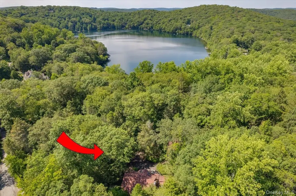 1064 Barrett Circle W Carmel NY 10512