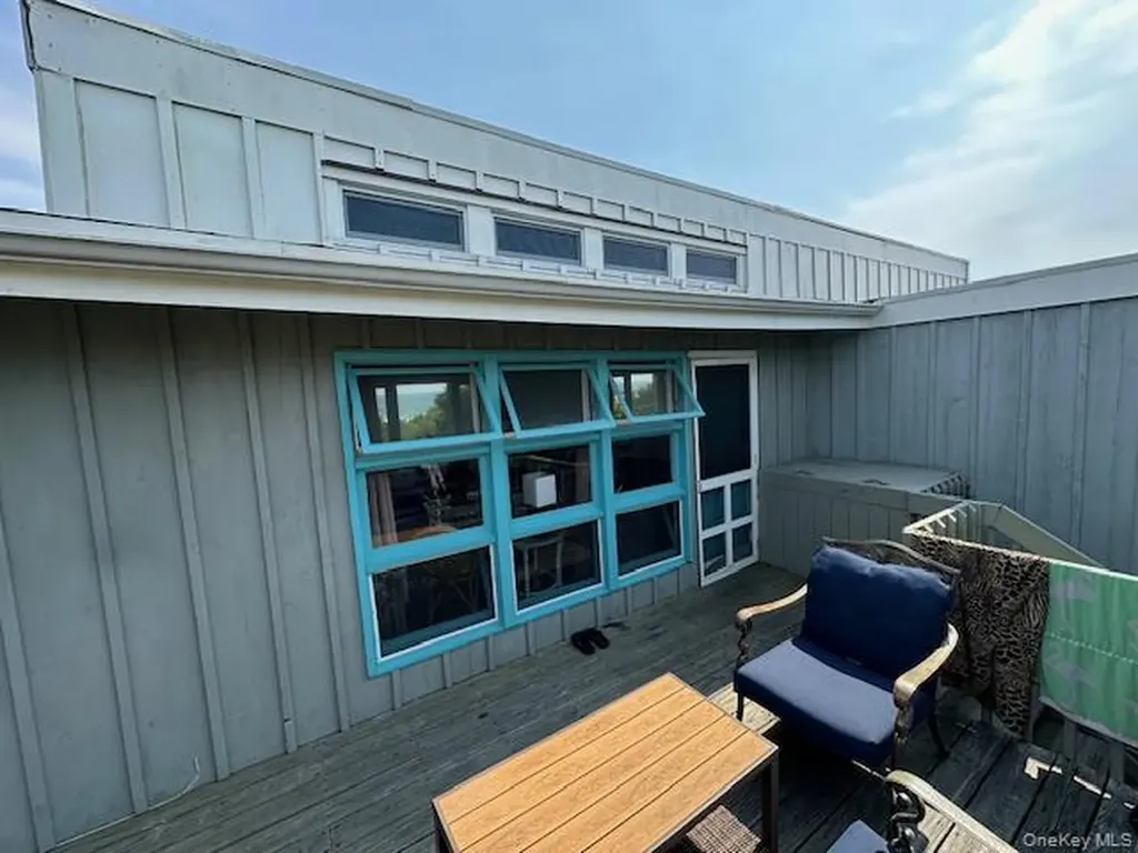 54 Lewis Walk Cherry Grove NY 11782
