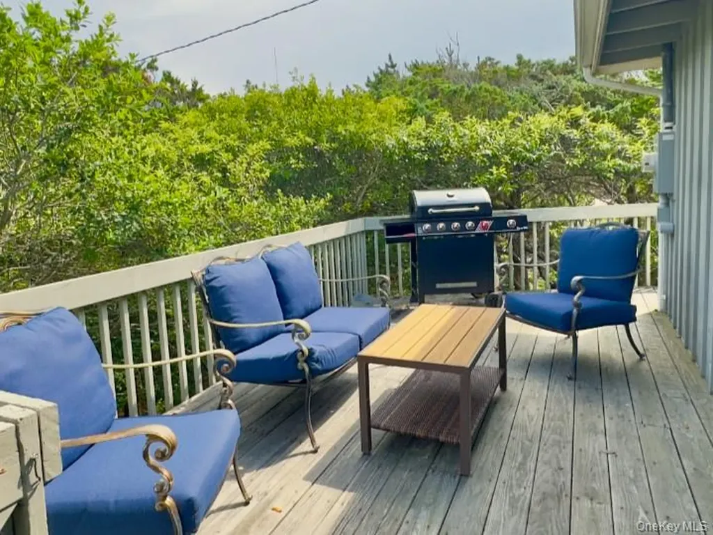 54 Lewis Walk Cherry Grove NY 11782