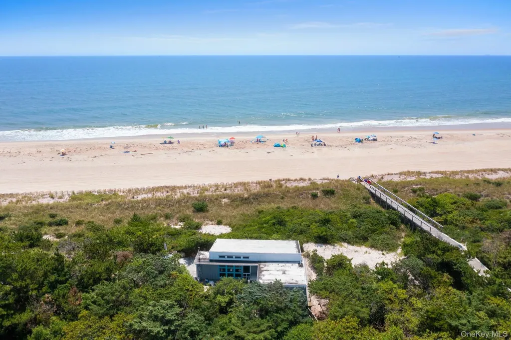 54 Lewis Walk Cherry Grove NY 11782