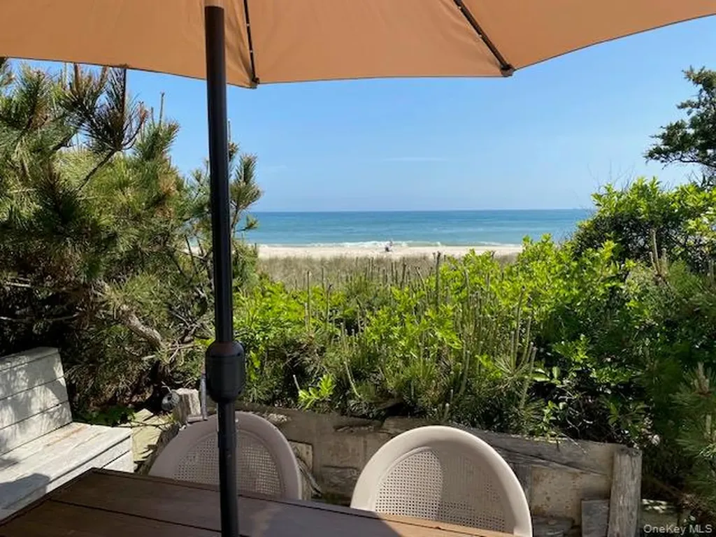 54 Lewis Walk Cherry Grove NY 11782