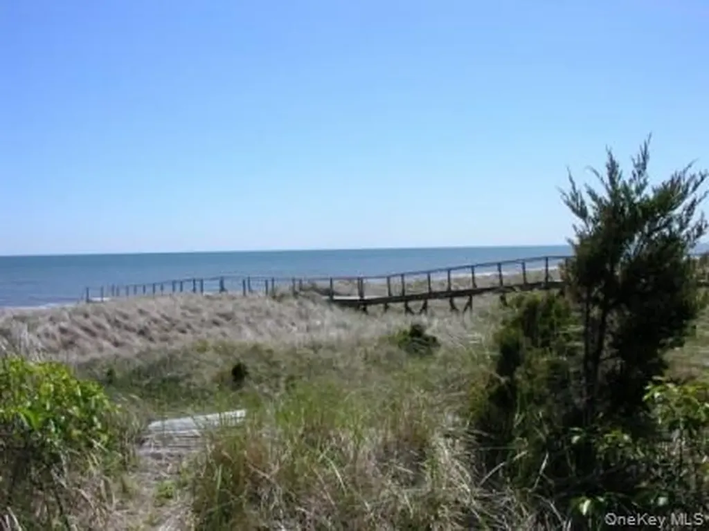 54 Lewis Walk Cherry Grove NY 11782
