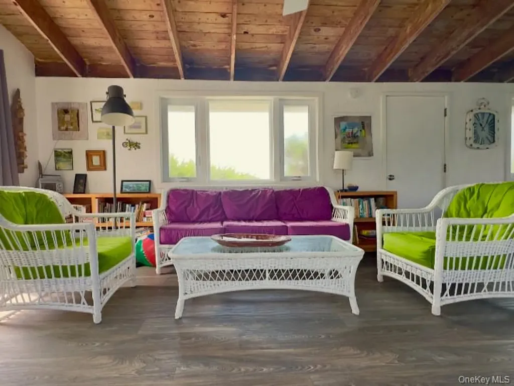 54 Lewis Walk Cherry Grove NY 11782