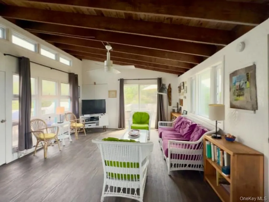 54 Lewis Walk Cherry Grove NY 11782
