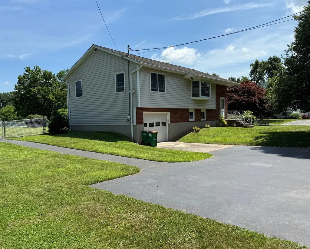 39 Maple Lane Dover Plains NY 12522