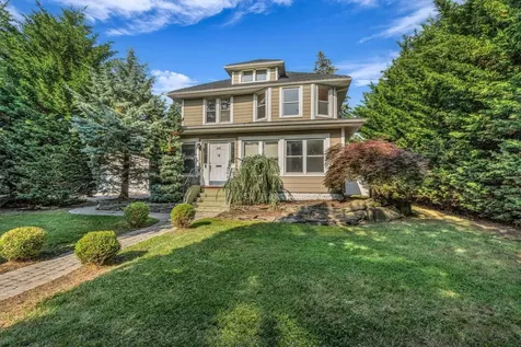 643 Deer Park Avenue Babylon NY 11702