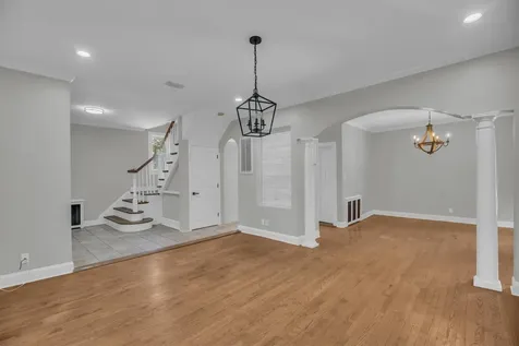 643 Deer Park Avenue Babylon NY 11702