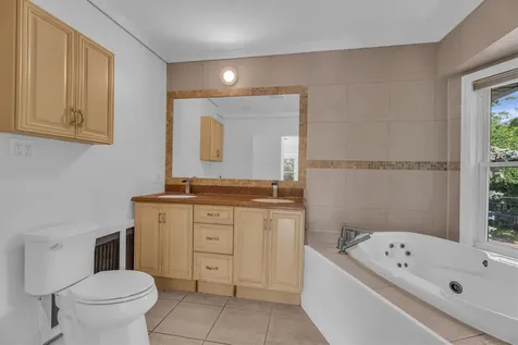 643 Deer Park Avenue Babylon NY 11702