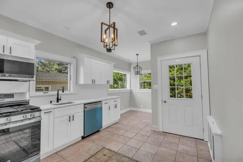 643 Deer Park Avenue Babylon NY 11702