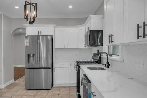 643 Deer Park Avenue Babylon NY 11702