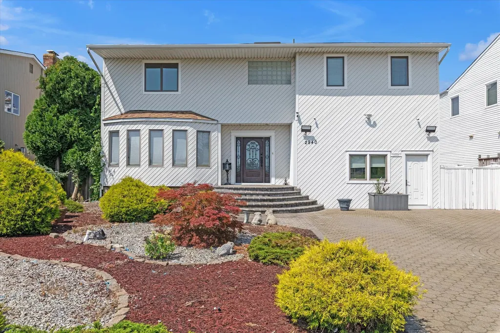 2940 Lee Place Bellmore NY 11710