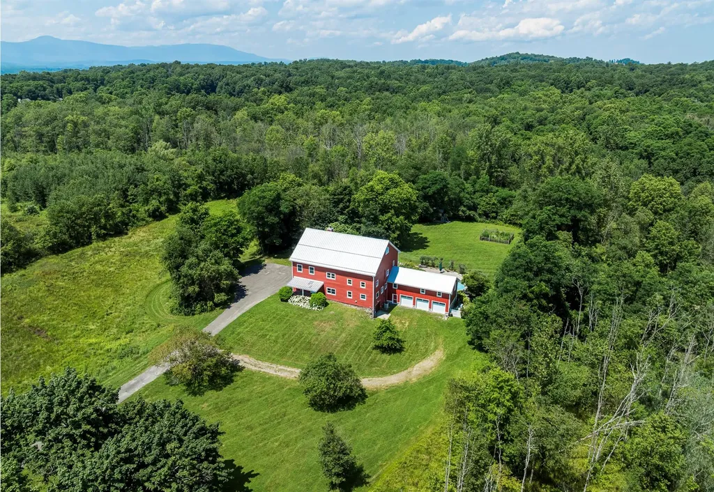 161 Whalesback Road Red Hook NY 12571