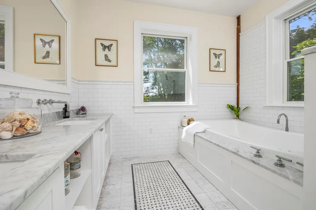161 Whalesback Road Red Hook NY 12571