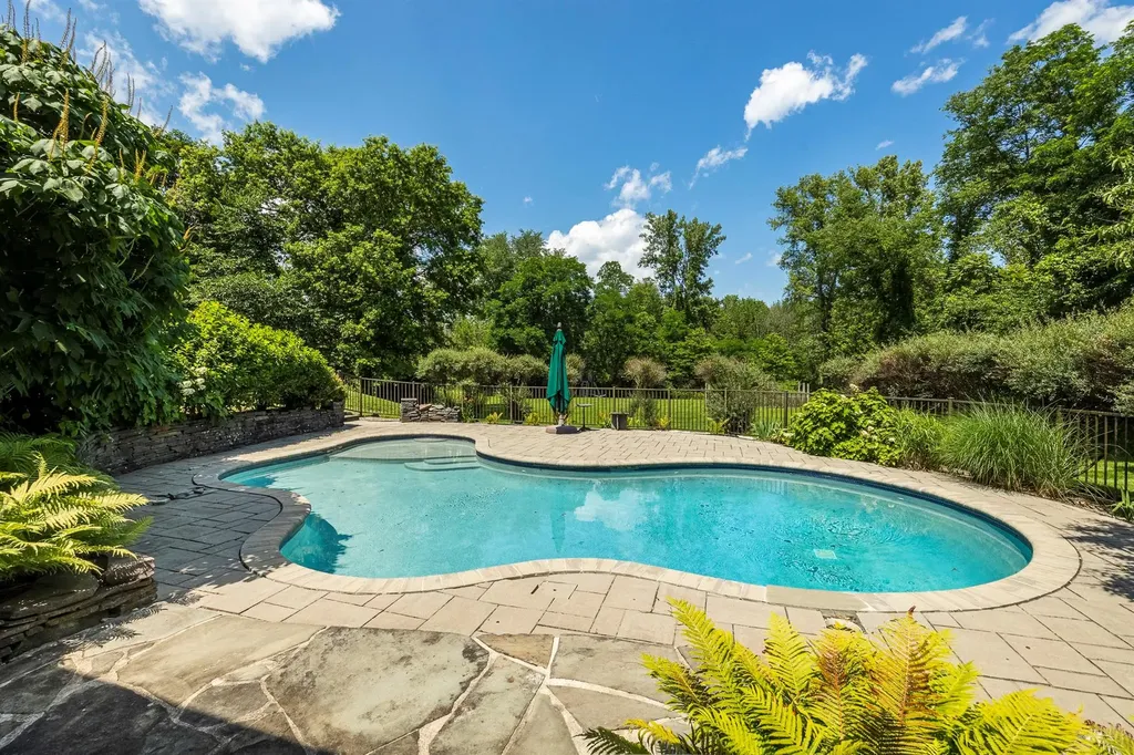 161 Whalesback Road Red Hook NY 12571