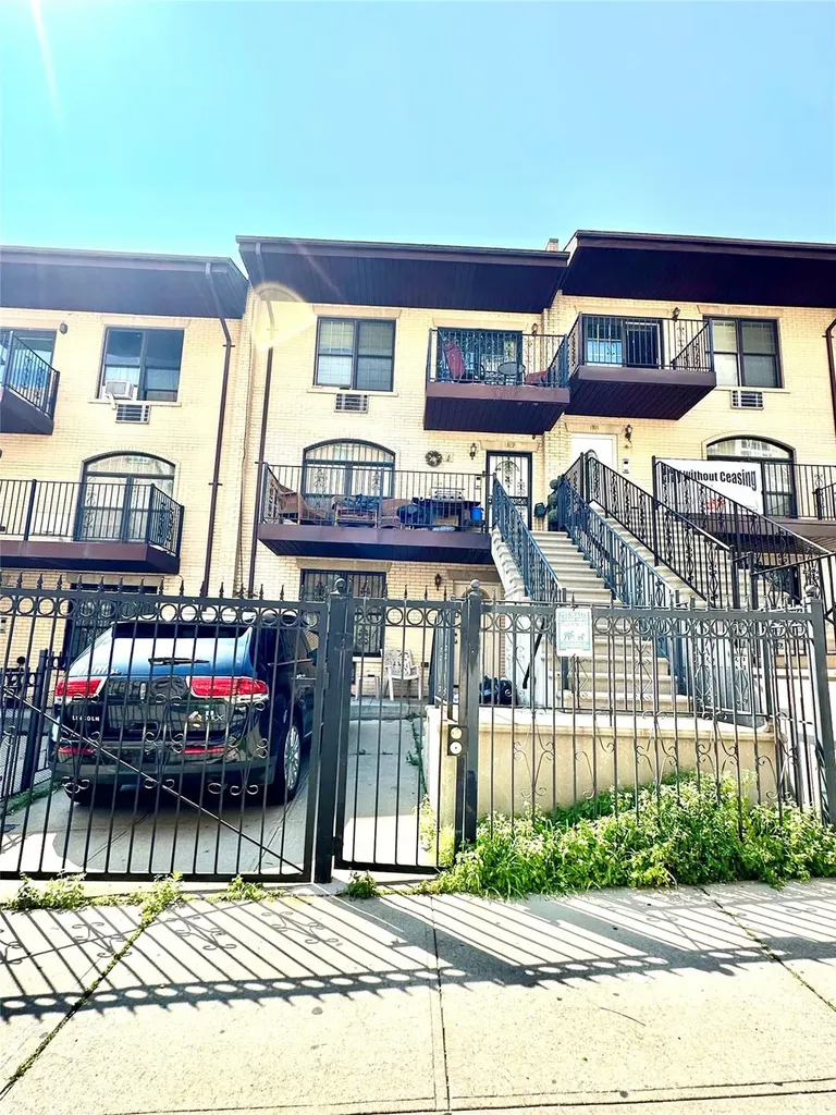 1389 Shakespeare Avenue Bronx NY 10452