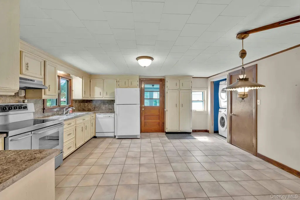 767 Cherrytown Road Kerhonkson NY 12446