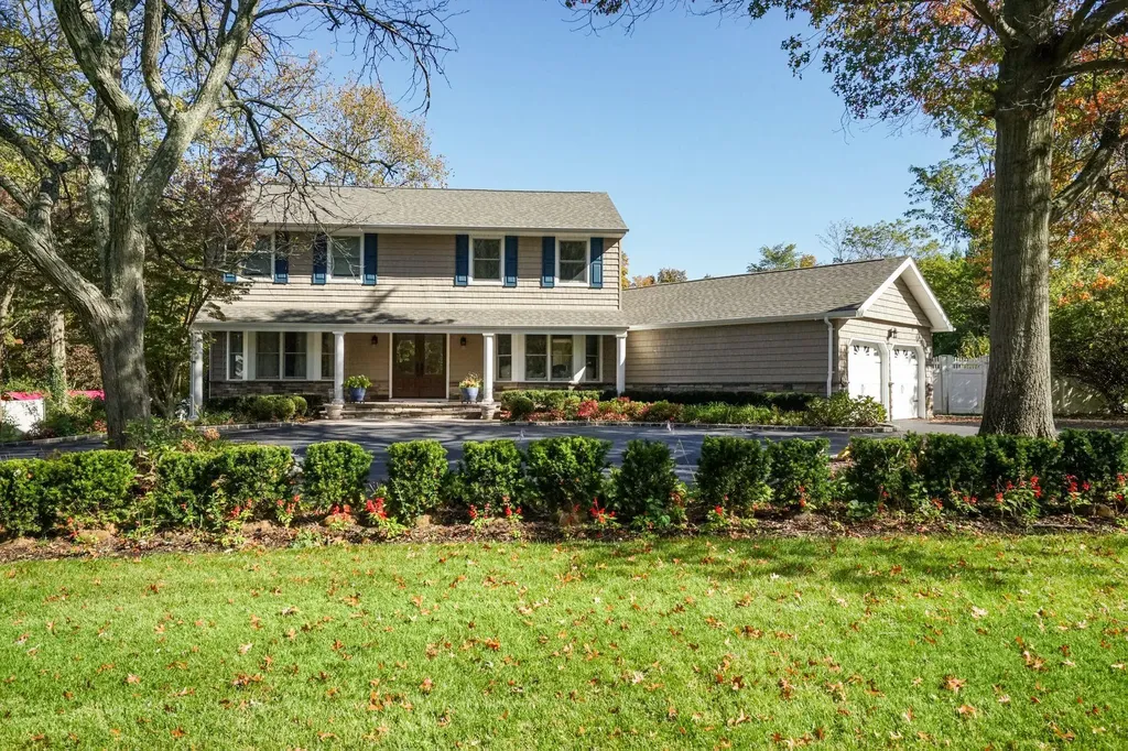 29 Astro Place Dix Hills NY 11746