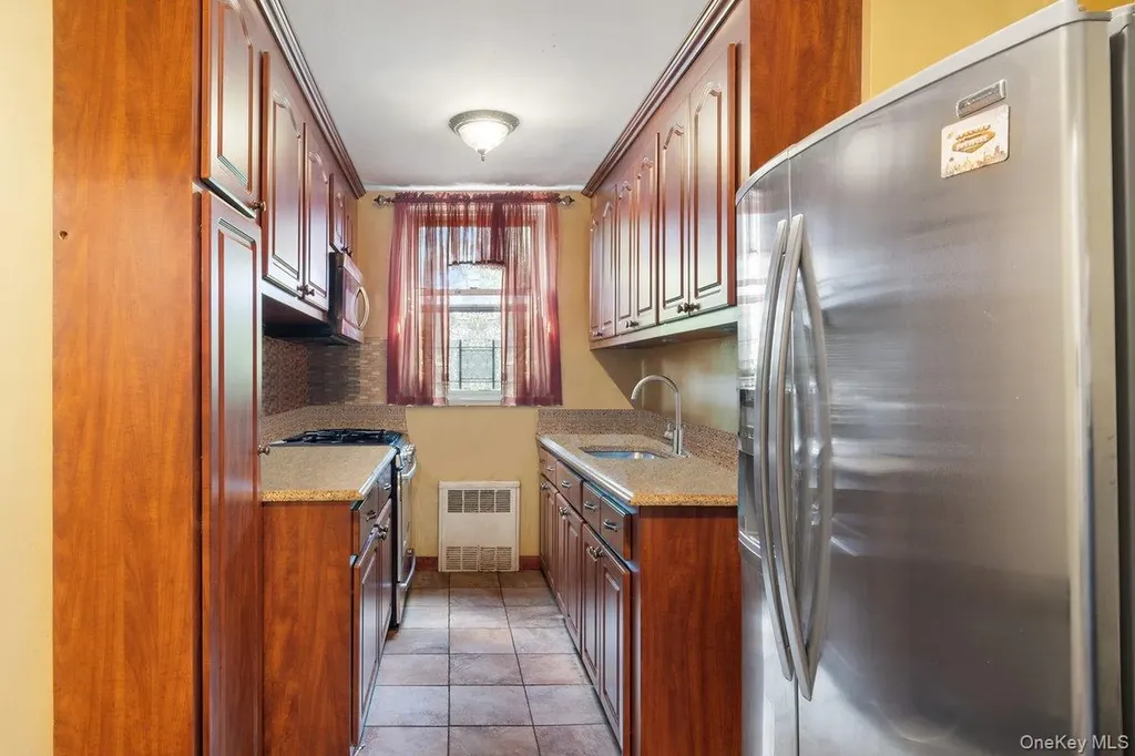 1480 Thieriot Avenue Bronx NY 10460