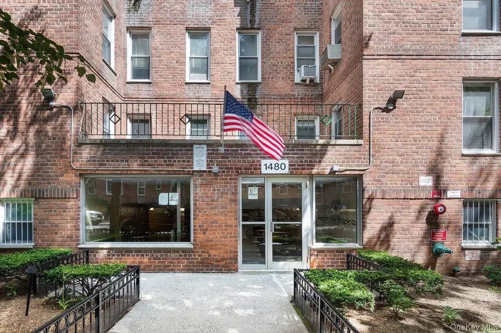 1480 Thieriot Avenue Bronx NY 10460