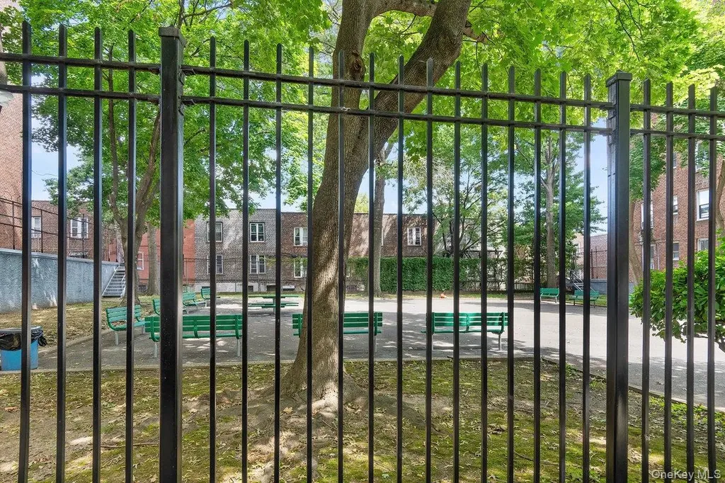 1480 Thieriot Avenue Bronx NY 10460