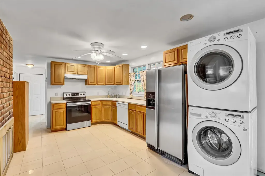 361 Twin S Lane Wantagh NY 11793