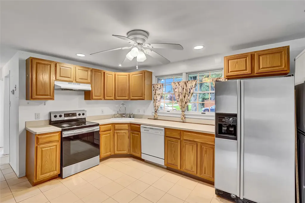 361 Twin S Lane Wantagh NY 11793