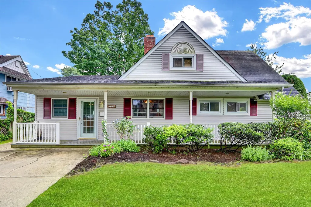 361 Twin S Lane Wantagh NY 11793