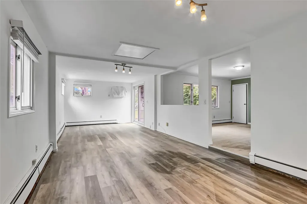 361 Twin S Lane Wantagh NY 11793