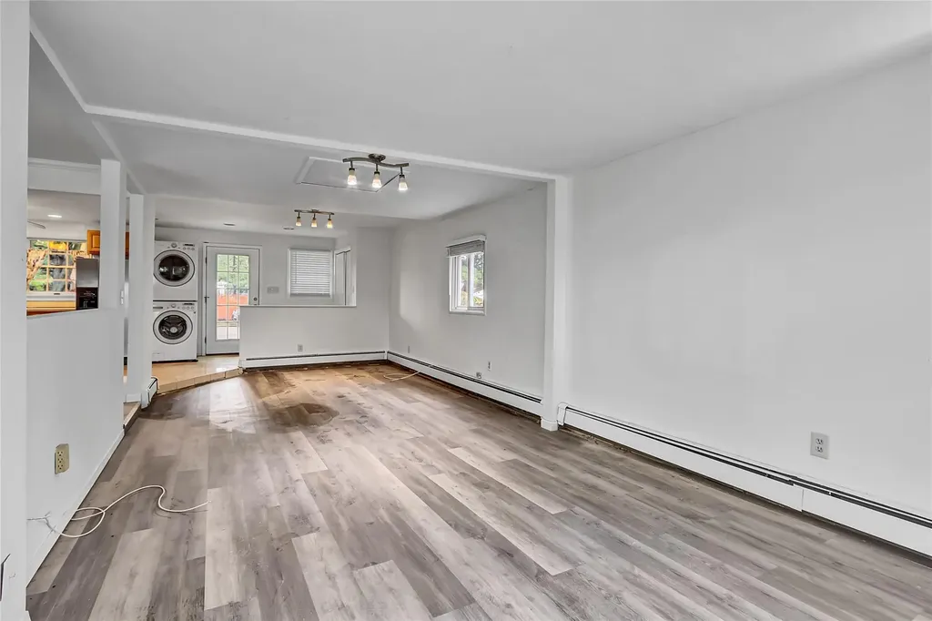 361 Twin S Lane Wantagh NY 11793