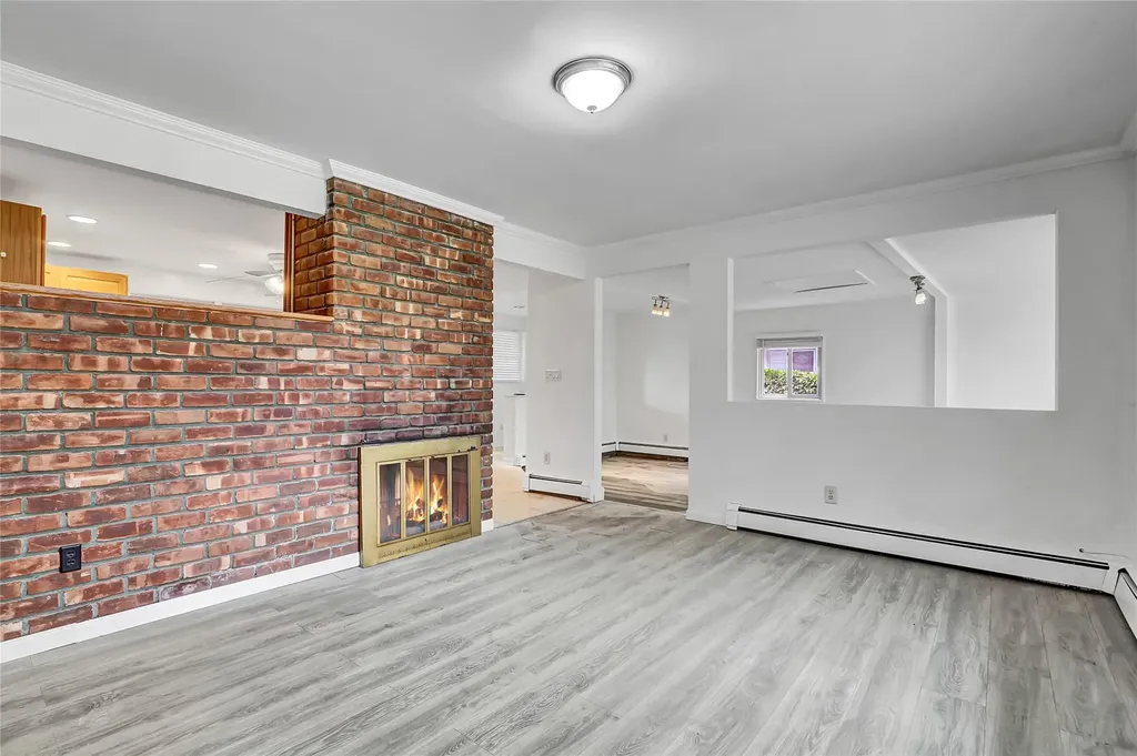 361 Twin S Lane Wantagh NY 11793