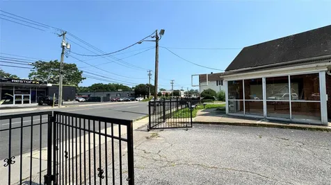 292 Little East Neck Road West Babylon NY 11704