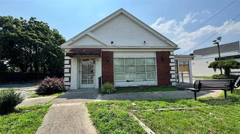 292 Little East Neck Road West Babylon NY 11704