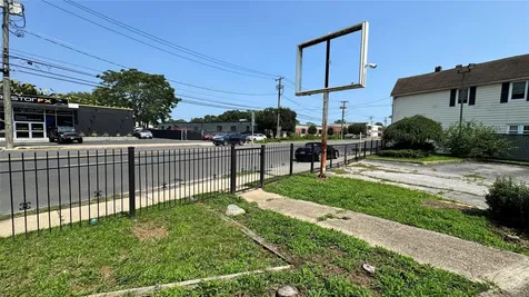 292 Little East Neck Road West Babylon NY 11704