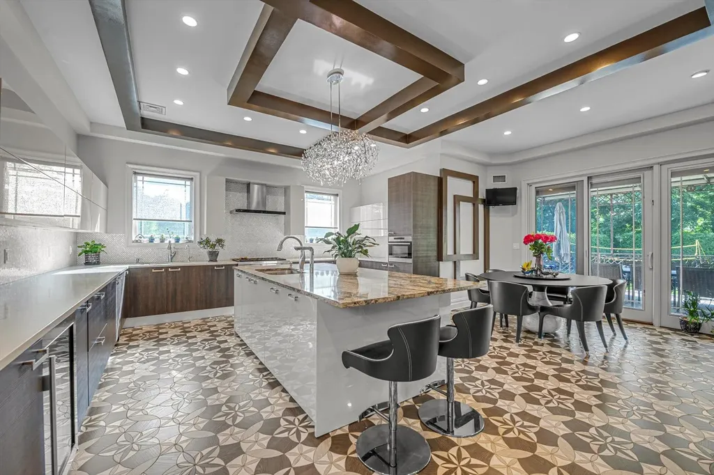 185 Dolphin Drive Hewlett Neck NY 11598