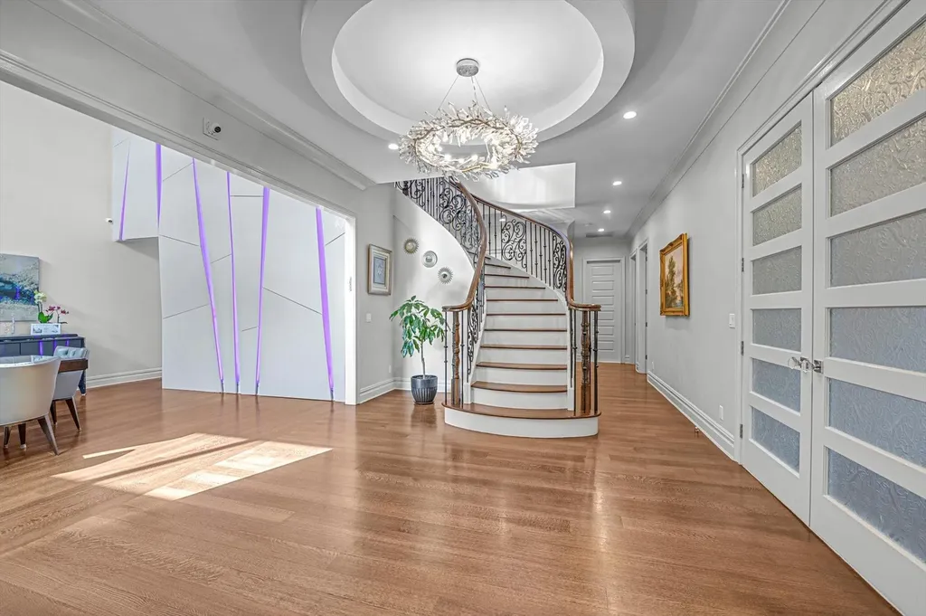 185 Dolphin Drive Hewlett Neck NY 11598