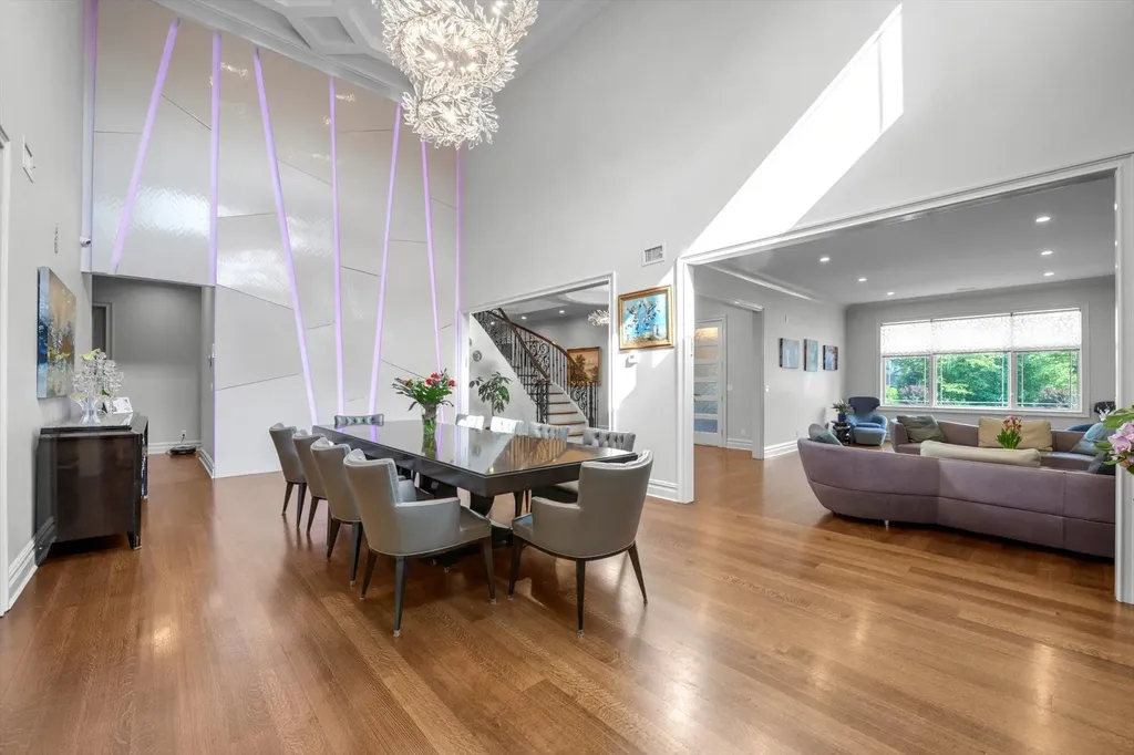 185 Dolphin Drive Hewlett Neck NY 11598