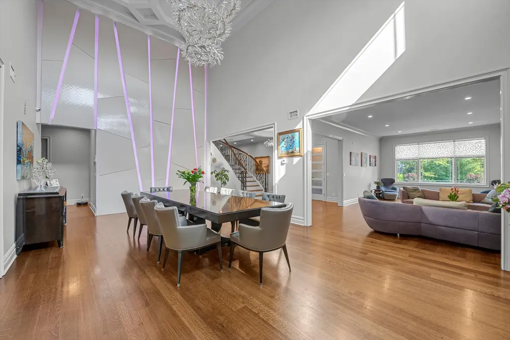 185 Dolphin Drive Hewlett Neck NY 11598