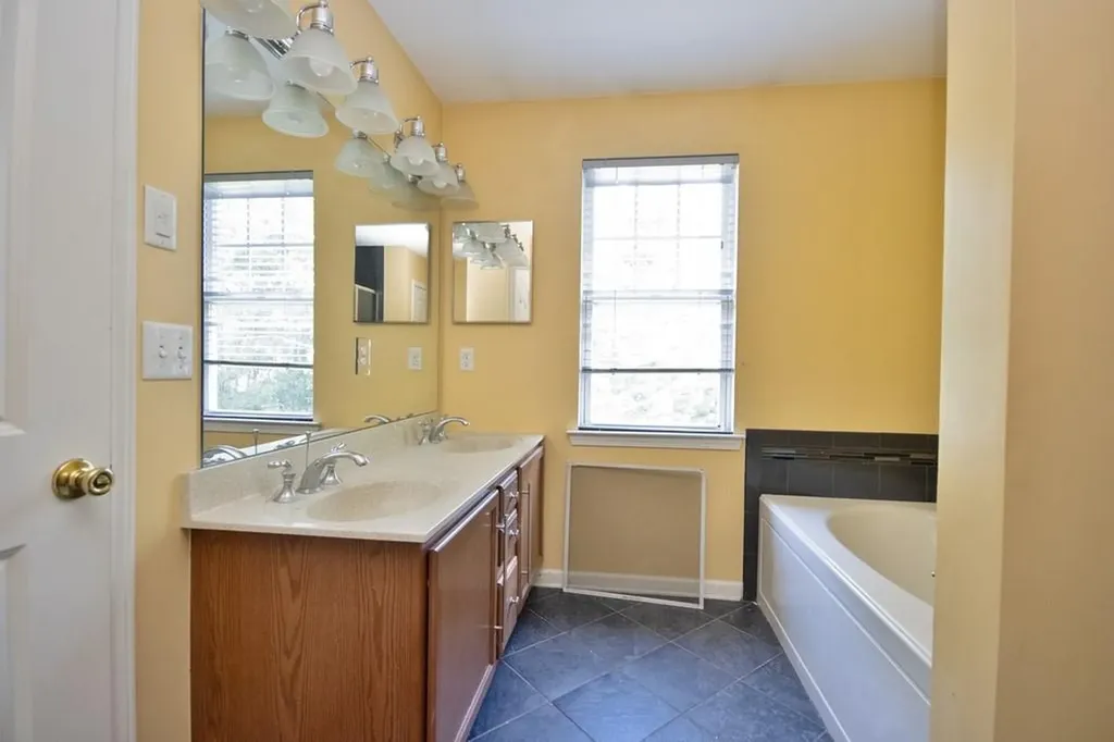 49 Cornwall Lane Middletown NY 10940