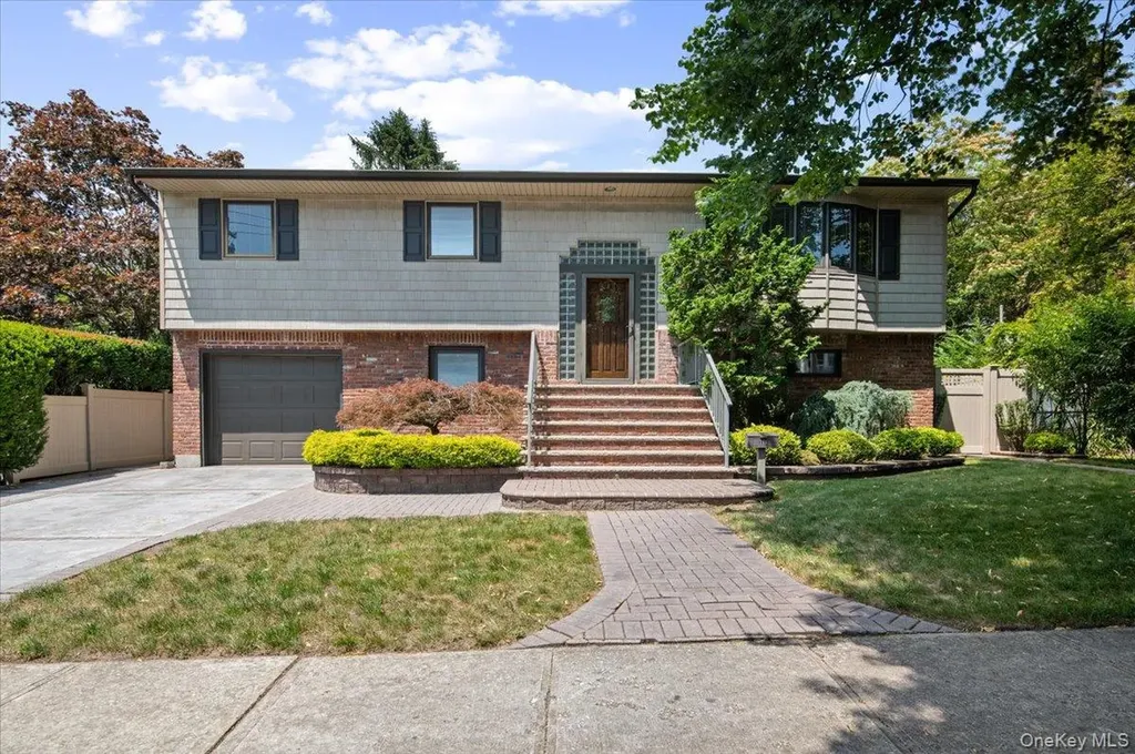 713 Thomas Avenue Baldwin NY 11510
