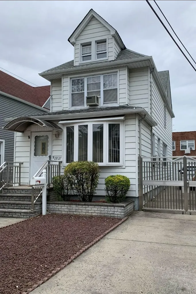 23727 Davenport Avenue Bellerose NY 11426