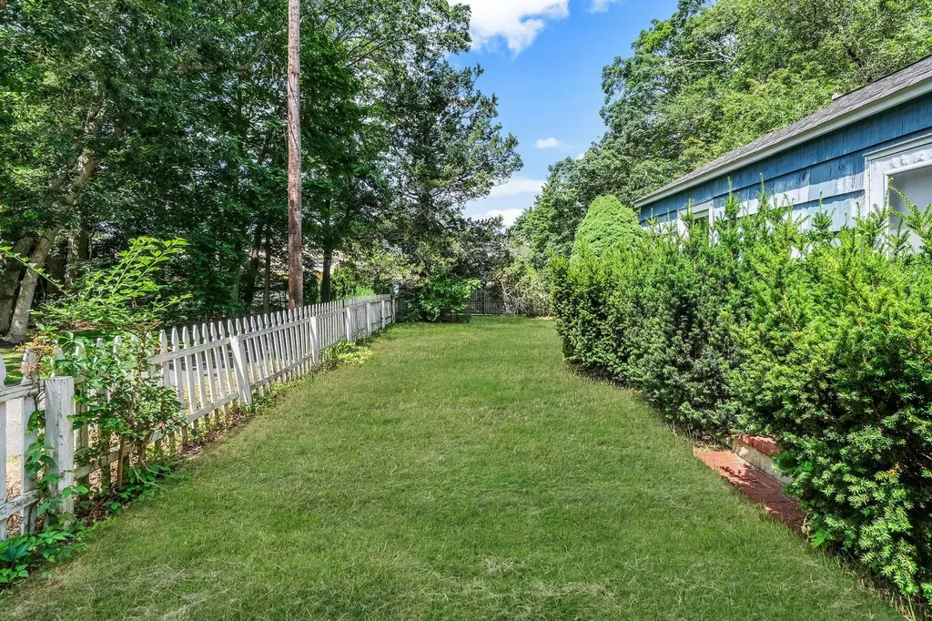 9 Private Road Medford NY 11763