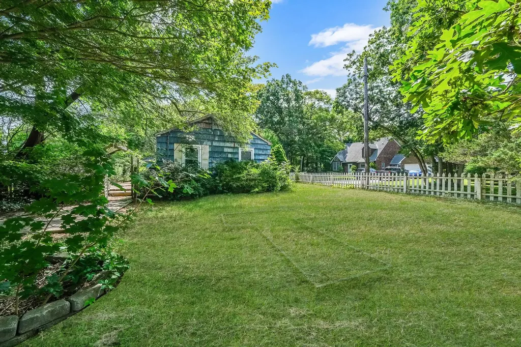 9 Private Road Medford NY 11763