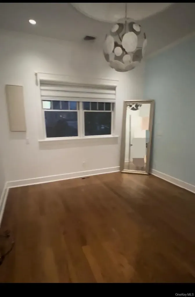 814 Pine Place Bellmore NY 11710