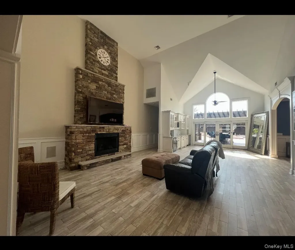 814 Pine Place Bellmore NY 11710