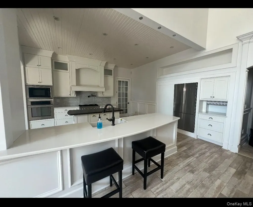 814 Pine Place Bellmore NY 11710