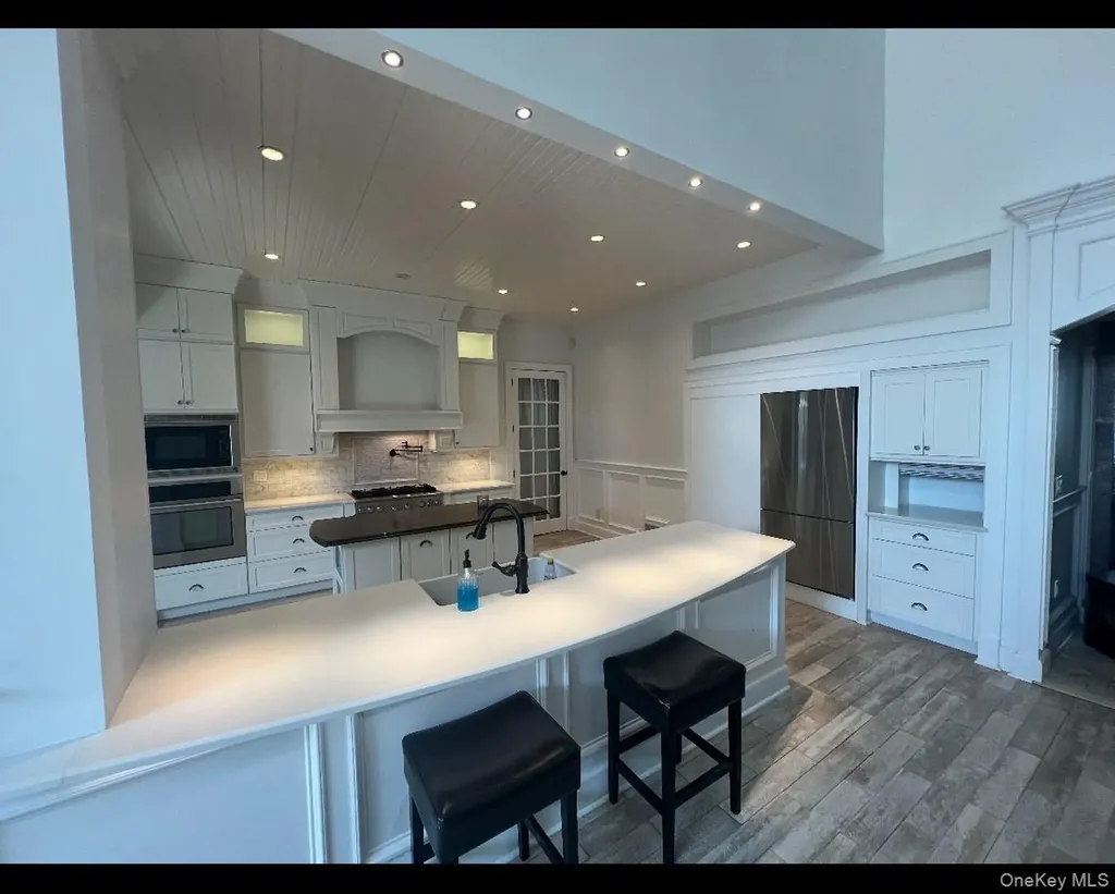 814 Pine Place Bellmore NY 11710