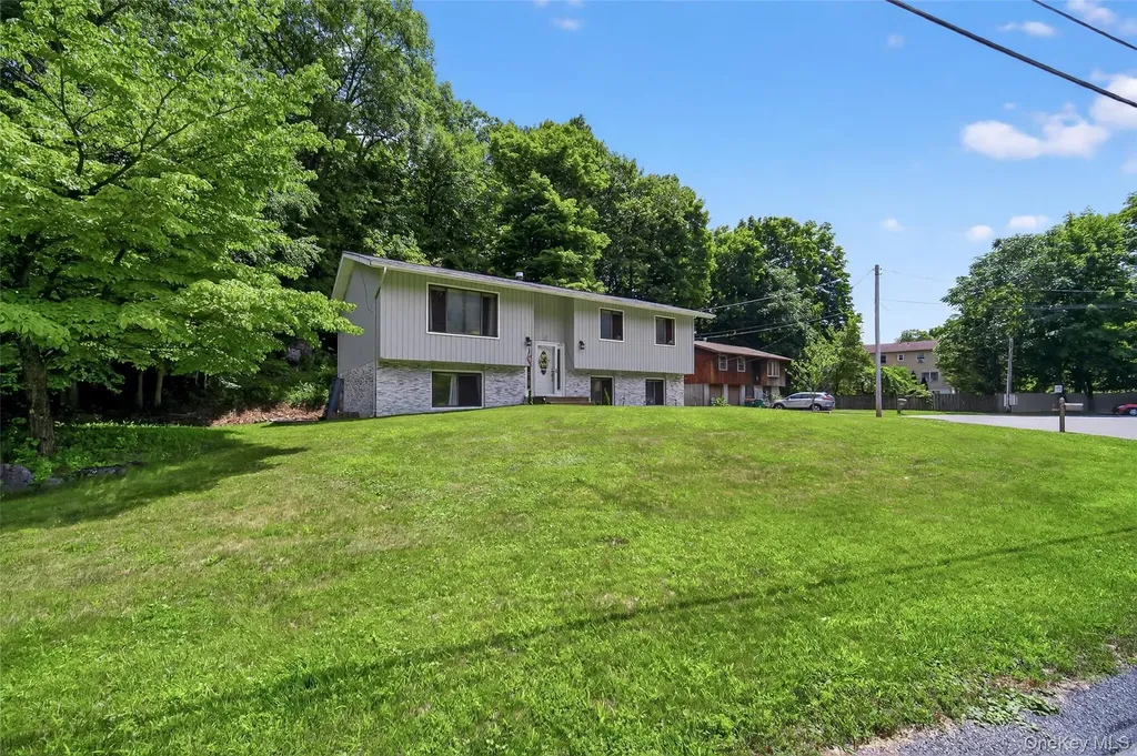 49 Raker Road Poughkeepsie NY 12603