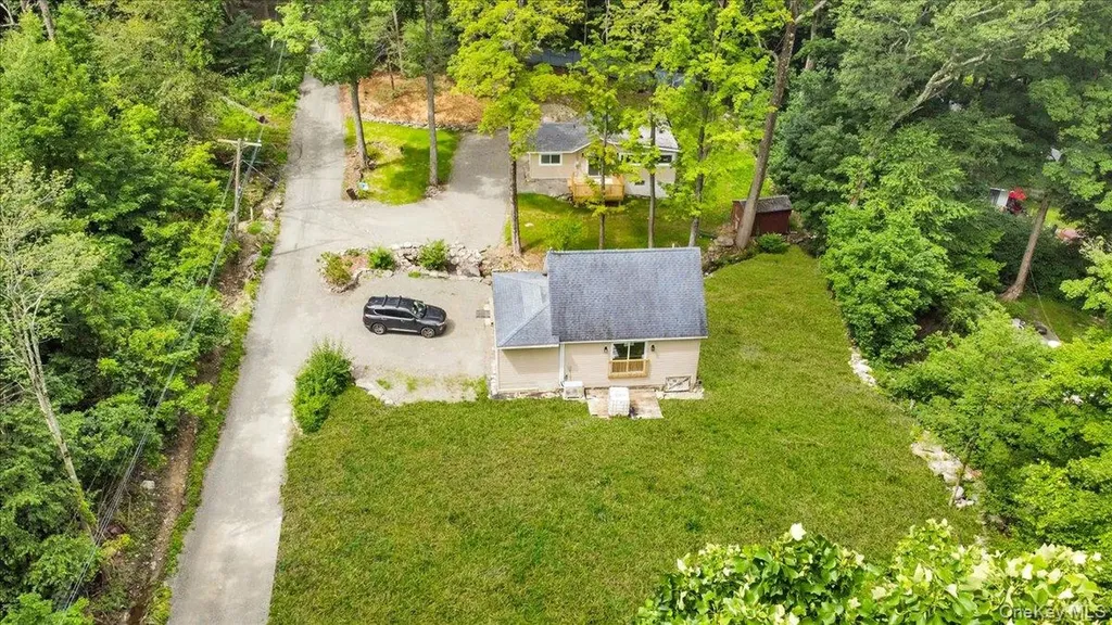 8 Pioneer Trail Monroe NY 10950